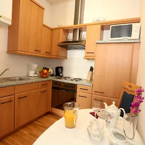 mozart-apartments.vienna-besthotels.com/